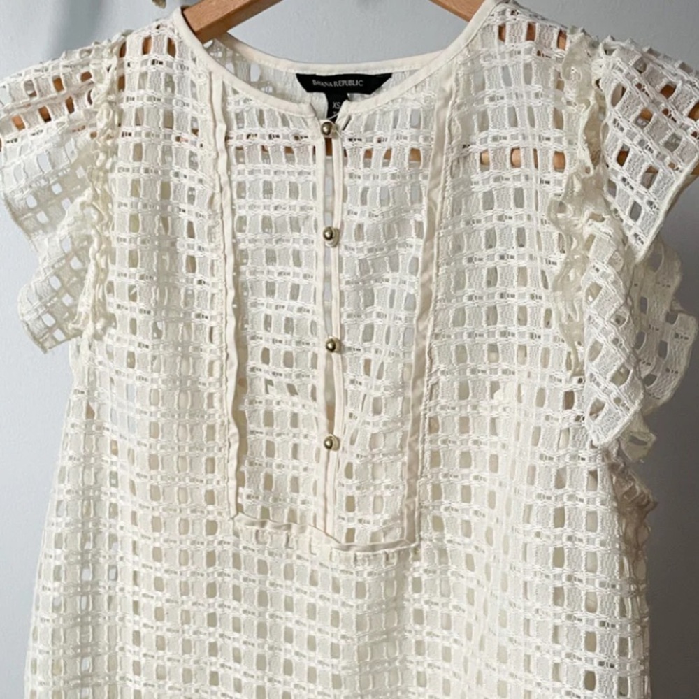 NEW BANANA REPUBLIC Elegant Cream Lace Women's Top BLOUSE EYELET CROCHET SZ MED - Picture 7 of 17